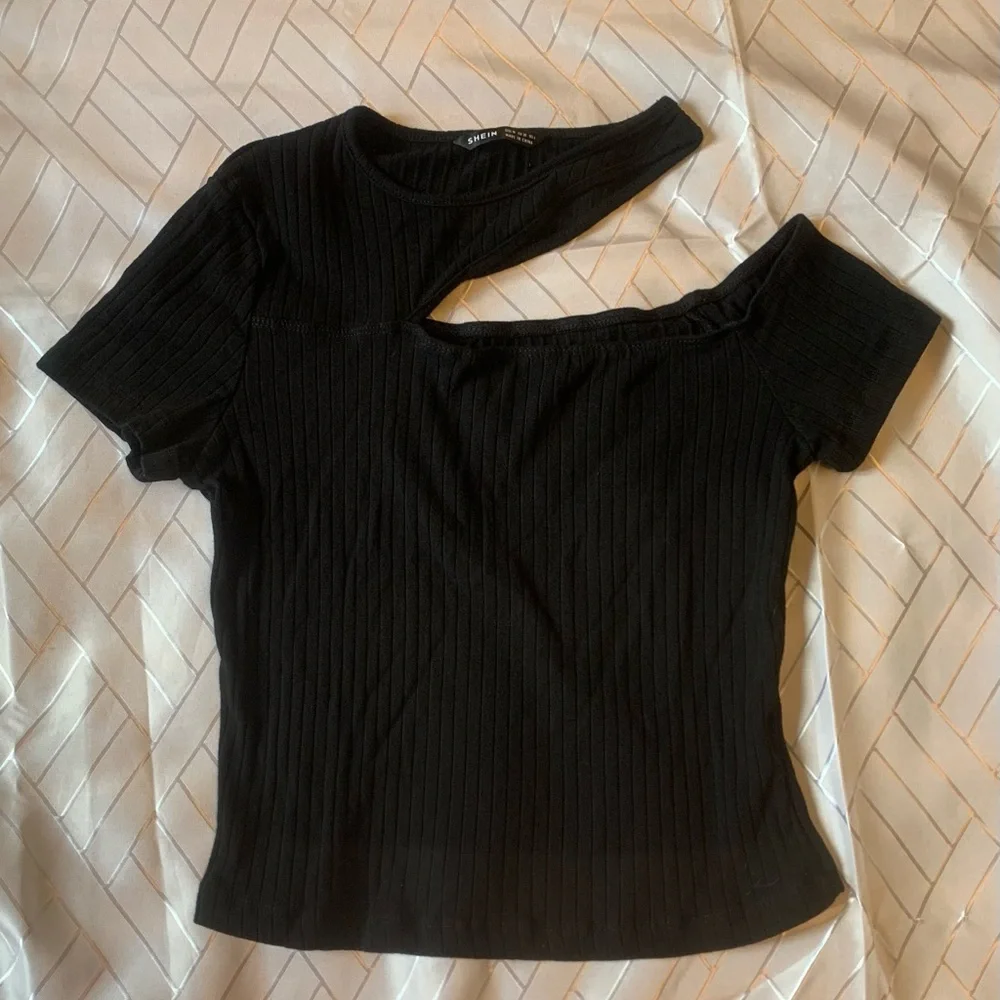 NWOT Asymmetrical cutout crop top festival party stretchy Shein ribbed top - Picture 8 of 9